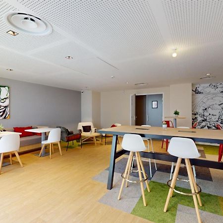Studio 8 ฟงแตนโบล ภายนอก รูปภาพ
